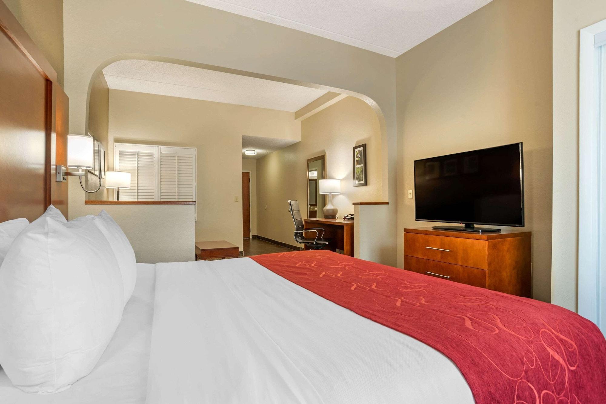 Comfort Suites Tallahassee Capitol - University Area Exterior foto